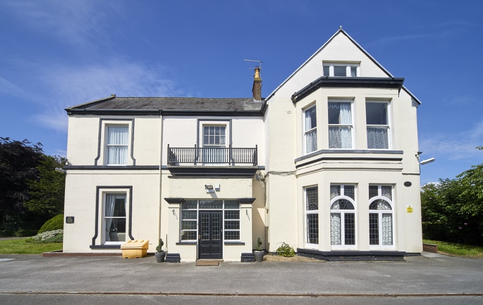 Stunning Grade II listed East Yorkshire building perfectly suited to become hotel or spa on market at £1.5m